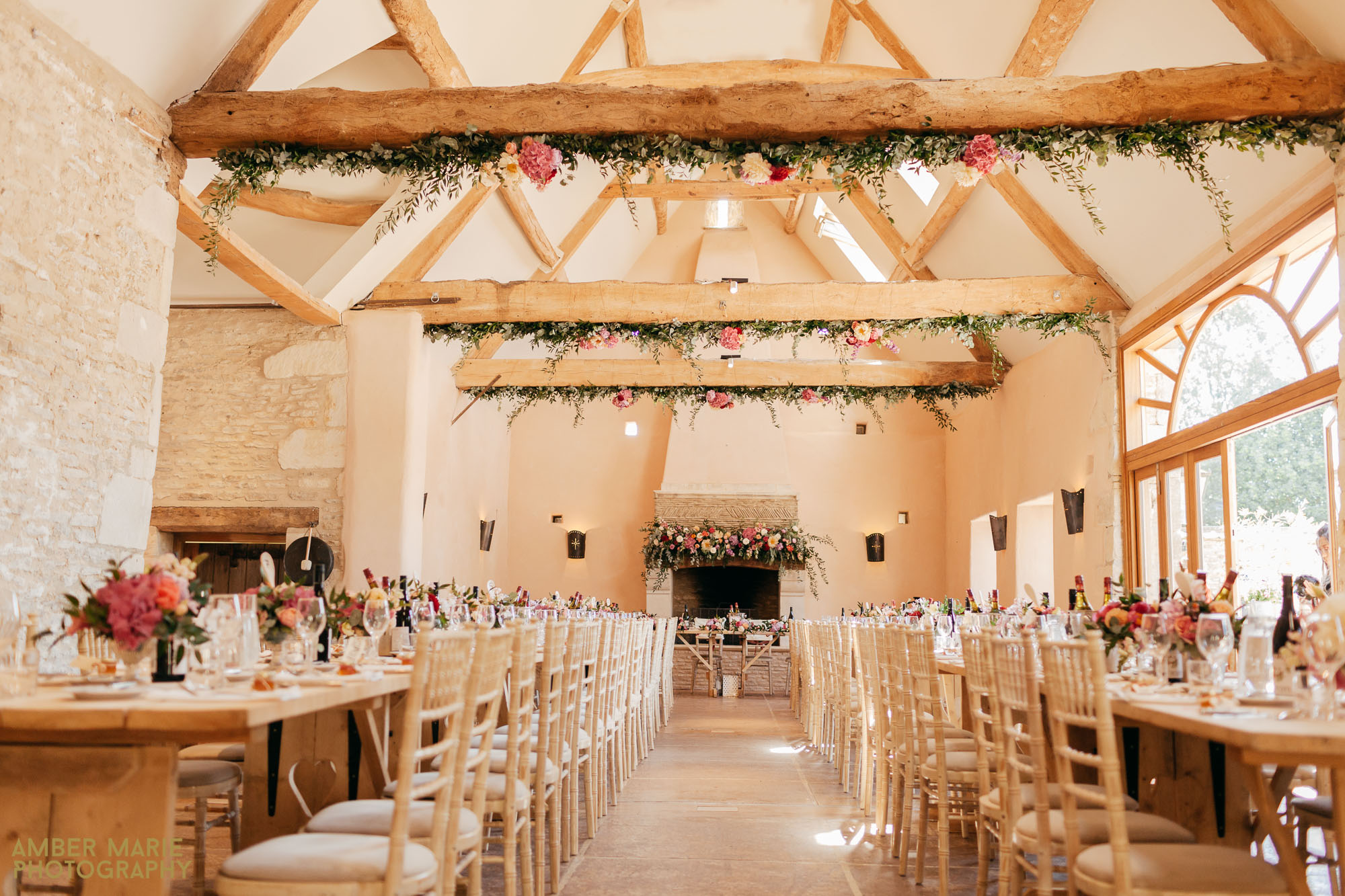 Alex Caroline S Oxleaze Barn Wedding Amber Marie Photography